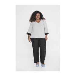 blusa gris