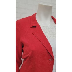 chaqueta fluida roja