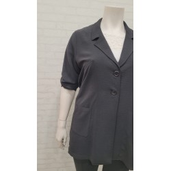 chaqueta fluida negra