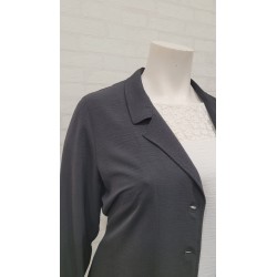 chaqueta fluida negra